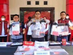 5 Debt Collector di Pangkalpinang Tarik Mobil Depitur Secara Paksa Tak Sesuai Prosedur Di Tangkap Polda Babel. 